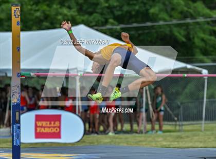Thumbnail 2 in NCHSAA 1A/4A Track & Field Championship photogallery.