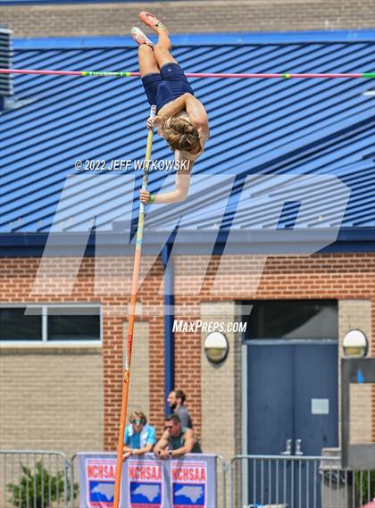 Thumbnail 3 in NCHSAA 1A/4A Track & Field Championship photogallery.