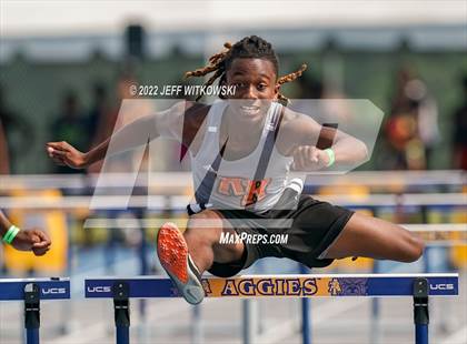 Thumbnail 3 in NCHSAA 1A/4A Track & Field Championship photogallery.