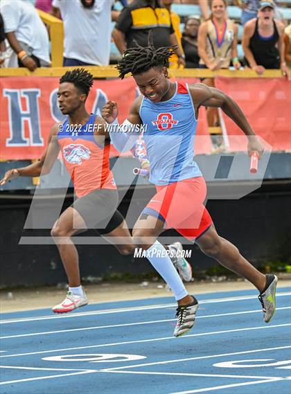 Thumbnail 2 in NCHSAA 1A/4A Track & Field Championship photogallery.