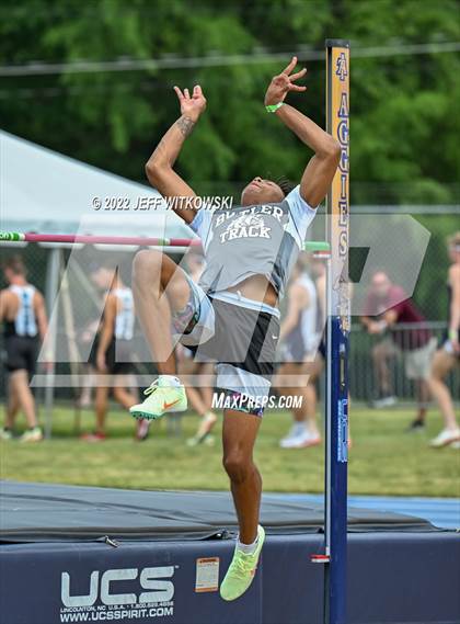 Thumbnail 3 in NCHSAA 1A/4A Track & Field Championship photogallery.