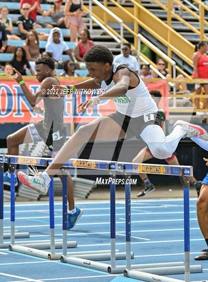 Thumbnail 3 in NCHSAA 1A/4A Track & Field Championship photogallery.