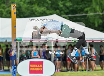 Thumbnail 2 in NCHSAA 1A/4A Track & Field Championship photogallery.