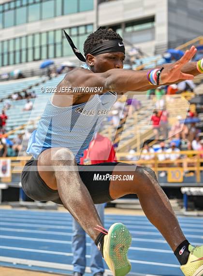 Thumbnail 3 in NCHSAA 1A/4A Track & Field Championship photogallery.