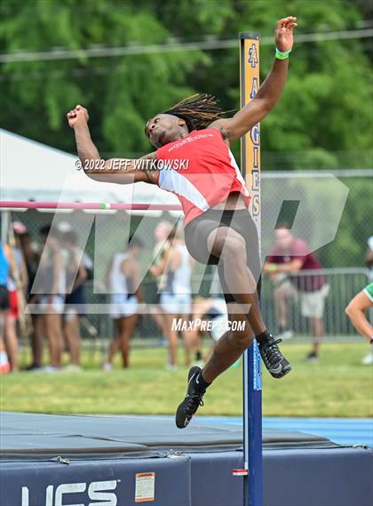 Thumbnail 2 in NCHSAA 1A/4A Track & Field Championship photogallery.