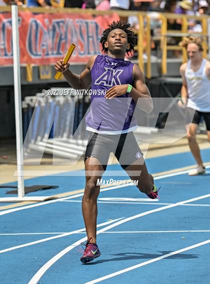 Thumbnail 2 in NCHSAA 1A/4A Track & Field Championship photogallery.