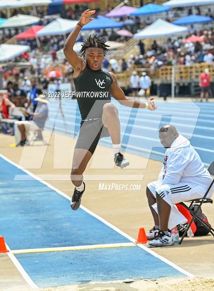 Thumbnail 1 in NCHSAA 1A/4A Track & Field Championship photogallery.