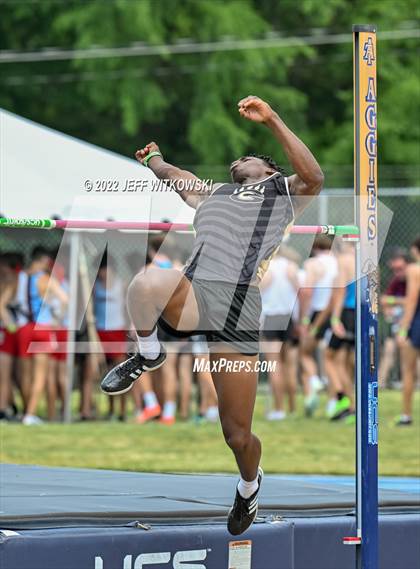 Thumbnail 2 in NCHSAA 1A/4A Track & Field Championship photogallery.