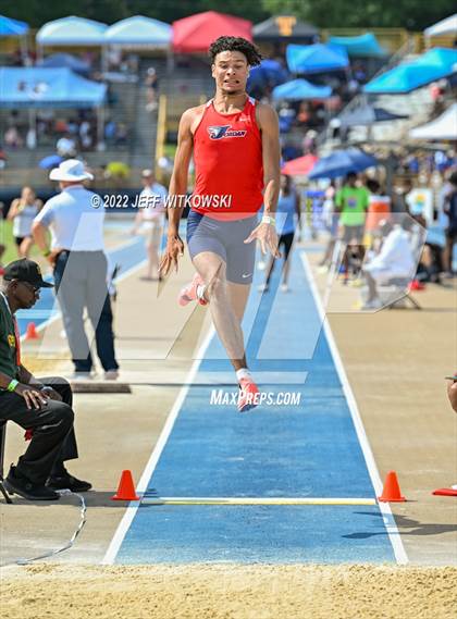 Thumbnail 3 in NCHSAA 1A/4A Track & Field Championship photogallery.