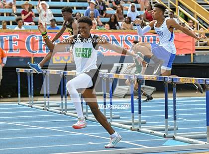 Thumbnail 1 in NCHSAA 1A/4A Track & Field Championship photogallery.