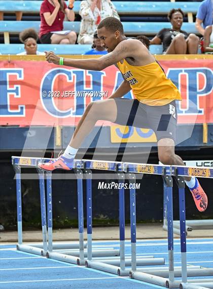 Thumbnail 1 in NCHSAA 1A/4A Track & Field Championship photogallery.