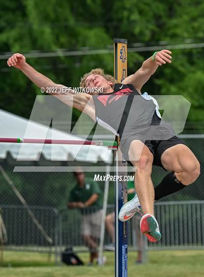 Thumbnail 3 in NCHSAA 1A/4A Track & Field Championship photogallery.