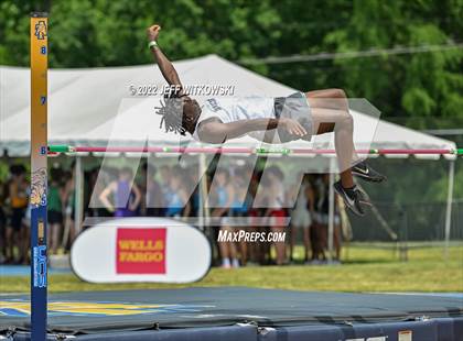 Thumbnail 1 in NCHSAA 1A/4A Track & Field Championship photogallery.