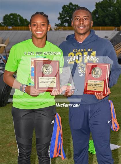 Thumbnail 1 in NCHSAA 1A/4A Track & Field Championship photogallery.