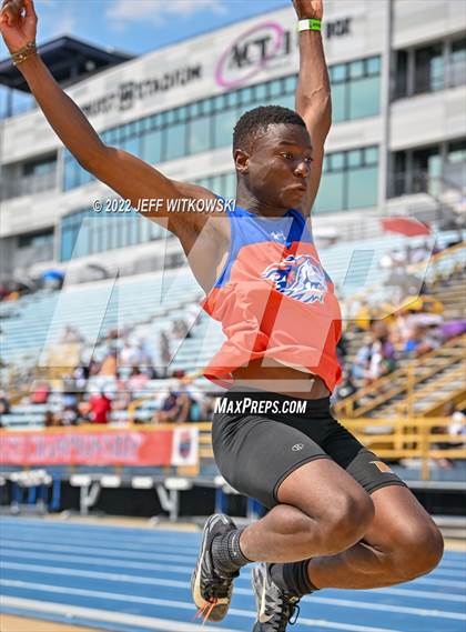Thumbnail 3 in NCHSAA 1A/4A Track & Field Championship photogallery.