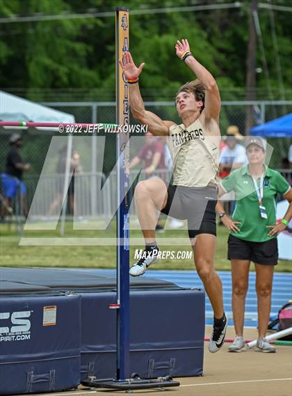 Thumbnail 3 in NCHSAA 1A/4A Track & Field Championship photogallery.