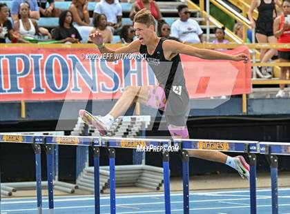 Thumbnail 1 in NCHSAA 1A/4A Track & Field Championship photogallery.
