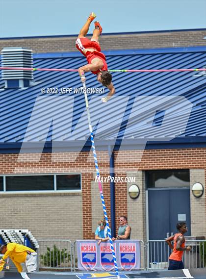 Thumbnail 3 in NCHSAA 1A/4A Track & Field Championship photogallery.