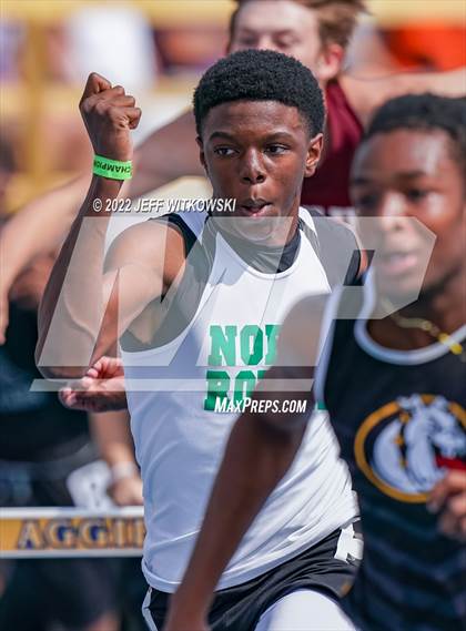 Thumbnail 3 in NCHSAA 1A/4A Track & Field Championship photogallery.