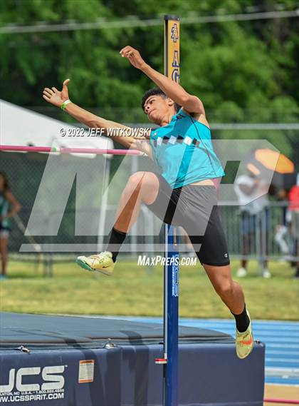 Thumbnail 3 in NCHSAA 1A/4A Track & Field Championship photogallery.