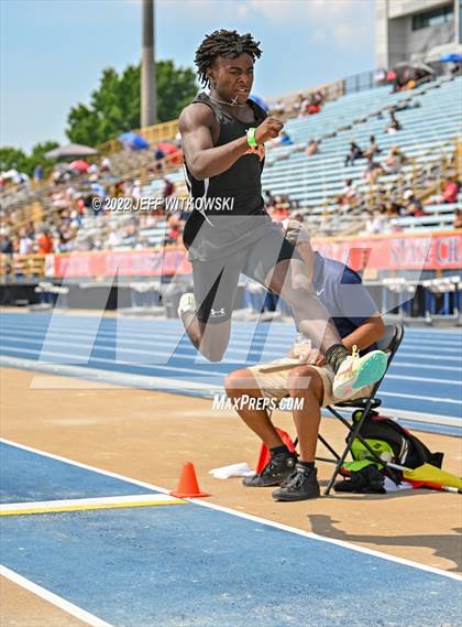 Thumbnail 1 in NCHSAA 1A/4A Track & Field Championship photogallery.