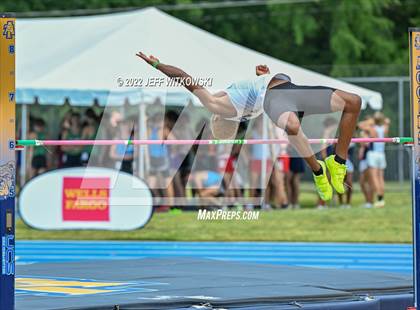 Thumbnail 3 in NCHSAA 1A/4A Track & Field Championship photogallery.