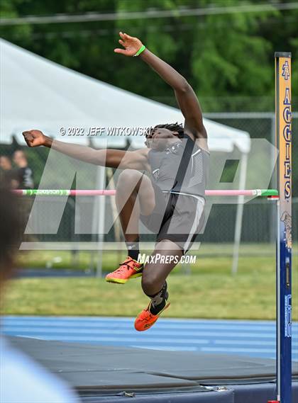 Thumbnail 2 in NCHSAA 1A/4A Track & Field Championship photogallery.