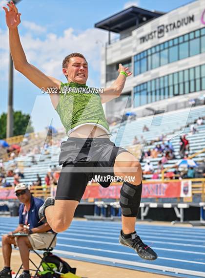 Thumbnail 3 in NCHSAA 1A/4A Track & Field Championship photogallery.