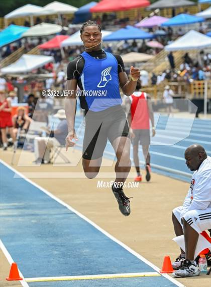 Thumbnail 3 in NCHSAA 1A/4A Track & Field Championship photogallery.