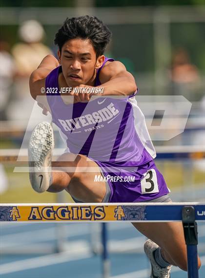 Thumbnail 1 in NCHSAA 1A/4A Track & Field Championship photogallery.
