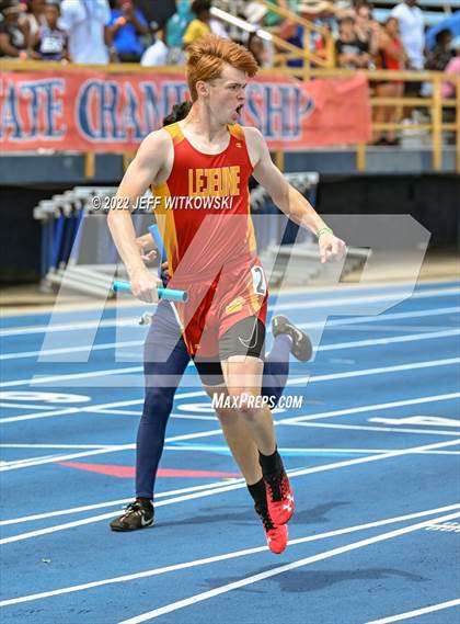 Thumbnail 2 in NCHSAA 1A/4A Track & Field Championship photogallery.