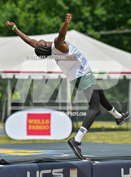 Thumbnail 2 in NCHSAA 1A/4A Track & Field Championship photogallery.