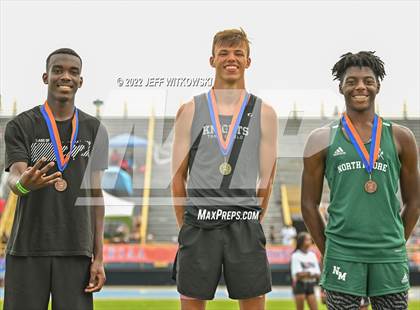 Thumbnail 2 in NCHSAA 1A/4A Track & Field Championship photogallery.