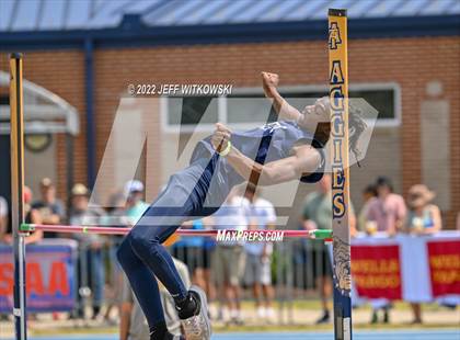 Thumbnail 2 in NCHSAA 1A/4A Track & Field Championship photogallery.