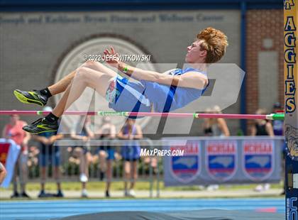 Thumbnail 1 in NCHSAA 1A/4A Track & Field Championship photogallery.