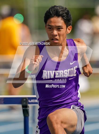 Thumbnail 2 in NCHSAA 1A/4A Track & Field Championship photogallery.