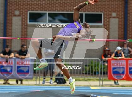 Thumbnail 1 in NCHSAA 1A/4A Track & Field Championship photogallery.