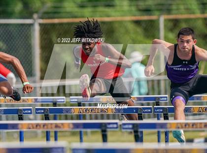 Thumbnail 3 in NCHSAA 1A/4A Track & Field Championship photogallery.