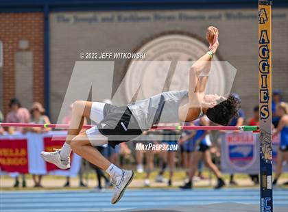 Thumbnail 3 in NCHSAA 1A/4A Track & Field Championship photogallery.
