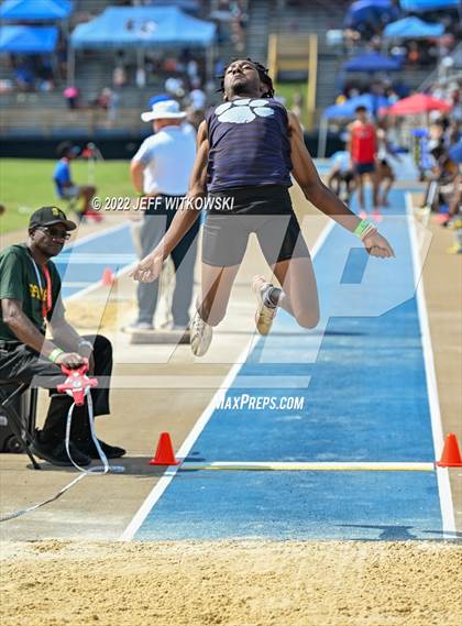 Thumbnail 1 in NCHSAA 1A/4A Track & Field Championship photogallery.