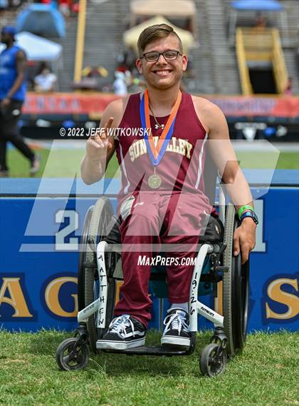 Thumbnail 2 in NCHSAA 1A/4A Track & Field Championship photogallery.