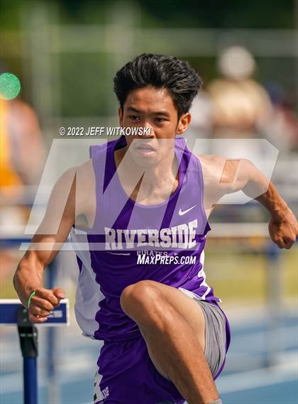 Thumbnail 1 in NCHSAA 1A/4A Track & Field Championship photogallery.