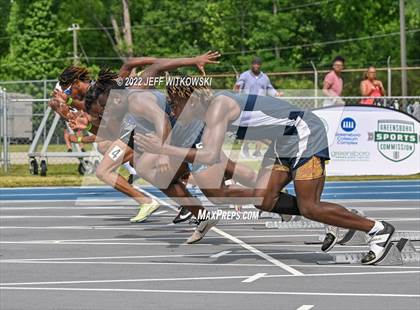 Thumbnail 2 in NCHSAA 1A/4A Track & Field Championship photogallery.