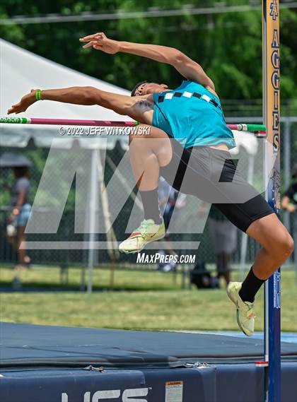 Thumbnail 1 in NCHSAA 1A/4A Track & Field Championship photogallery.