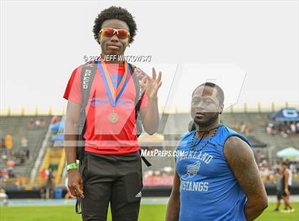 Thumbnail 2 in NCHSAA 1A/4A Track & Field Championship photogallery.