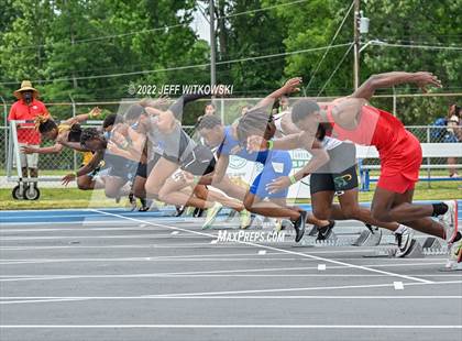 Thumbnail 2 in NCHSAA 1A/4A Track & Field Championship photogallery.