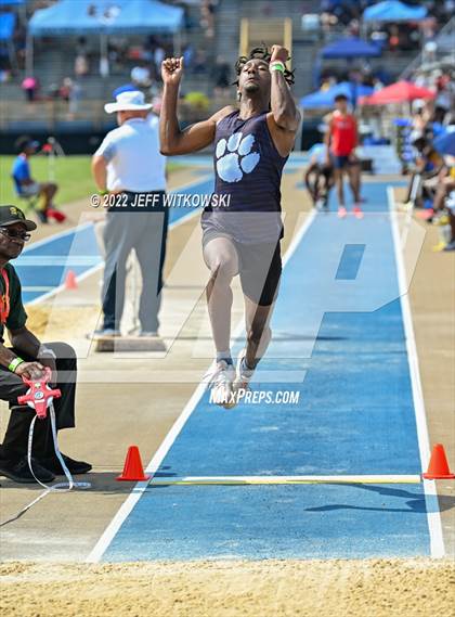 Thumbnail 3 in NCHSAA 1A/4A Track & Field Championship photogallery.