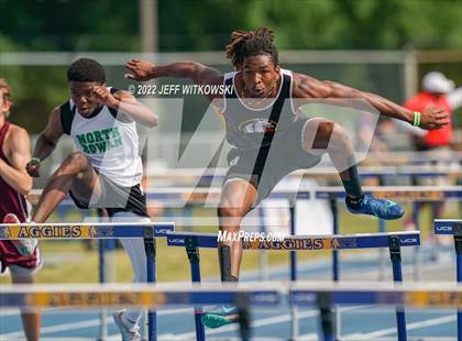 Thumbnail 2 in NCHSAA 1A/4A Track & Field Championship photogallery.
