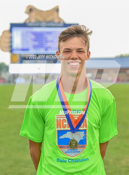 Thumbnail 3 in NCHSAA 1A/4A Track & Field Championship photogallery.