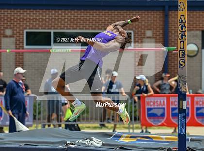 Thumbnail 2 in NCHSAA 1A/4A Track & Field Championship photogallery.